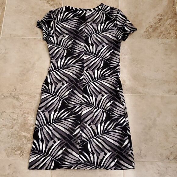 Old Navy tropical pattern t shirt dress or tunic - Picture 6 of 8